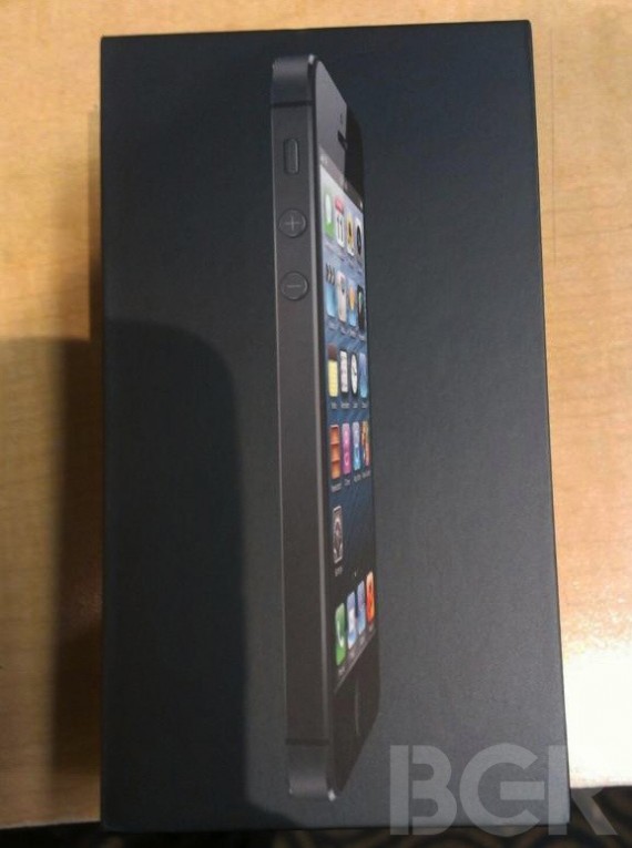 The worlds first iPhone 5 unboxing iphone 5 unboxing 570x765