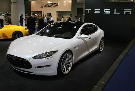 2012-Tesla-Model-S-prototype-2.jpg