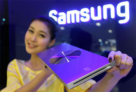 Samsung_23mm_3D_Blu-ray_Player_3.jpg