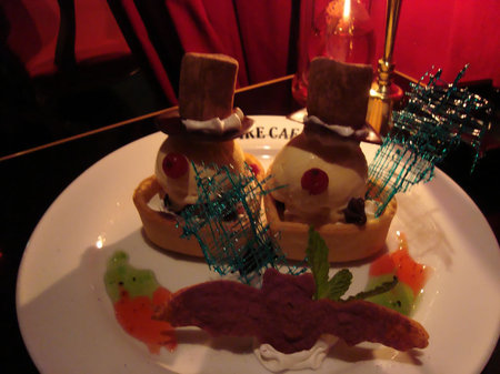 Tokyo-Vampire-Café-5.jpg